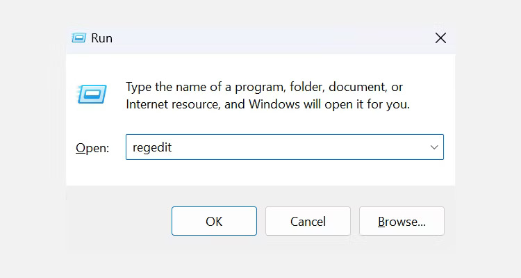 Hộp thoại Run hiển thị regedit