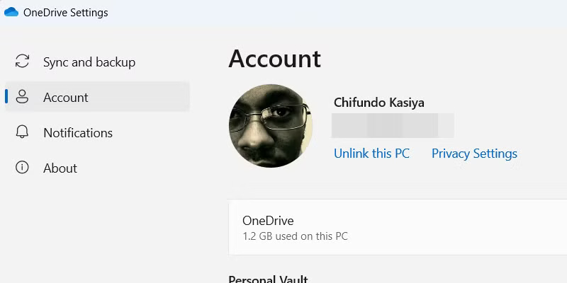 Cài đặt tài khoản OneDrive trên Windows.