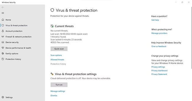 Nhấp vào Protection history trong Virus & threat protection
