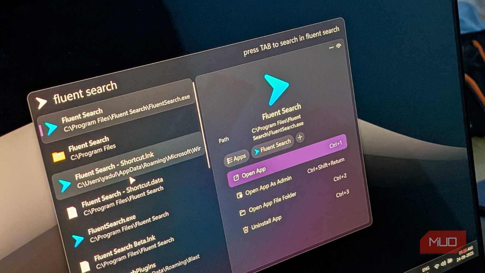 Ứng dụng Fluent Search chạy trên PC Windows 11