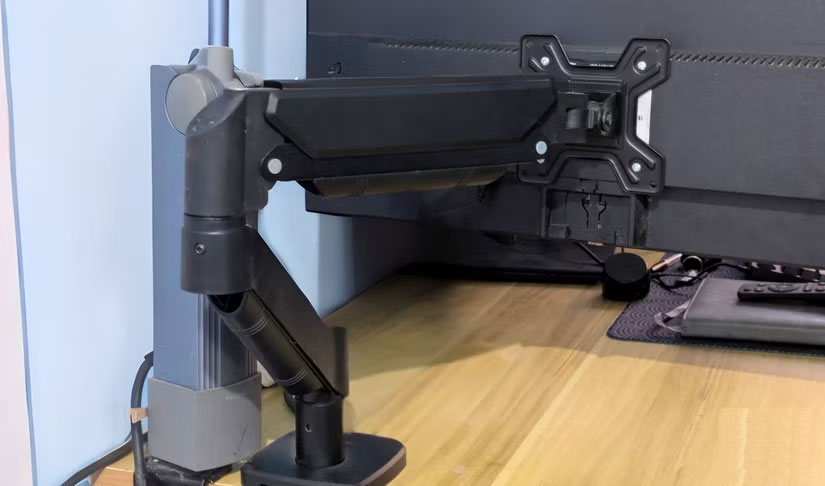 Giá đỡ màn hình kẹp bàn