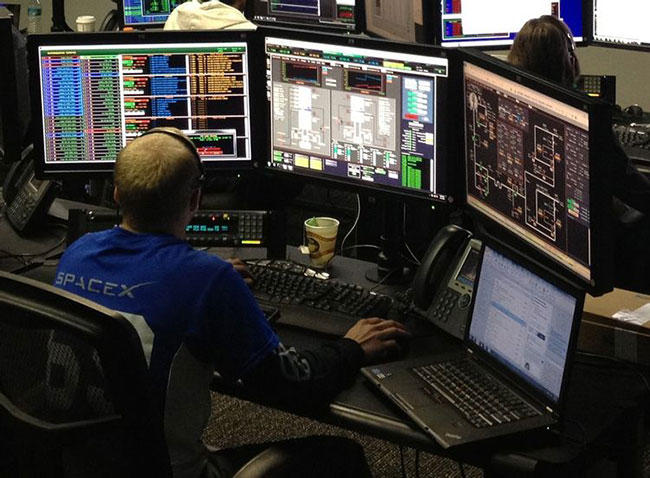 Bạn có thể sử dụng màn hình laptop của mình như một màn hình thứ ba